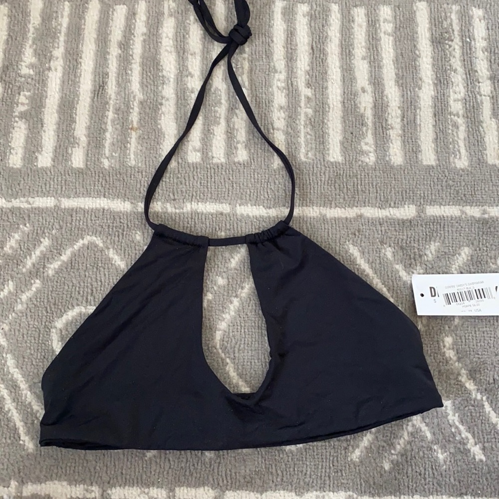 NWT DIPPIN DAISY’S BLACK KEYHOLE BIKINI TOP